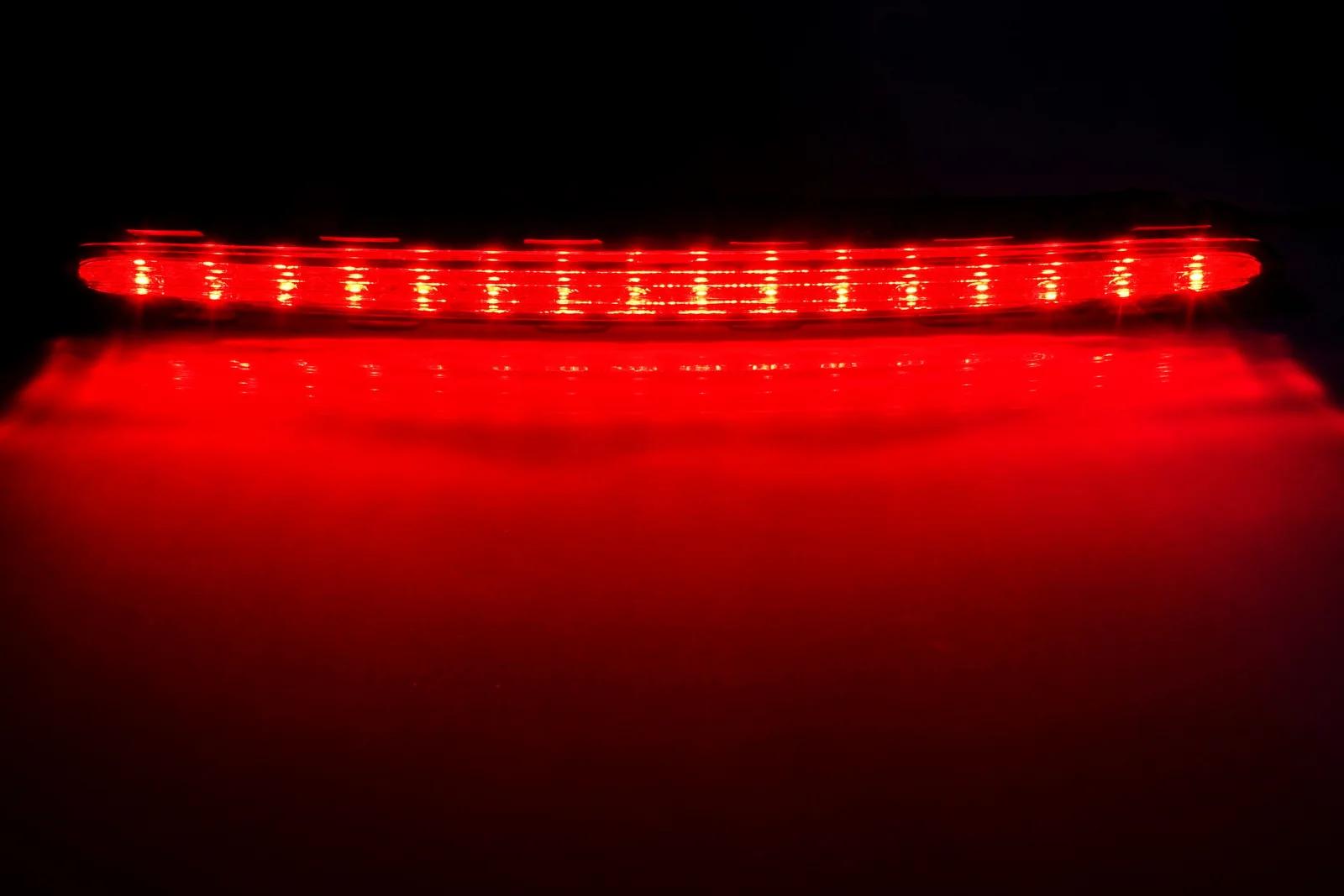 Pour Mercedes Benz CLK W209 2002-2009 rouge LED arrière 3ème troisième feu Stop de haut niveau