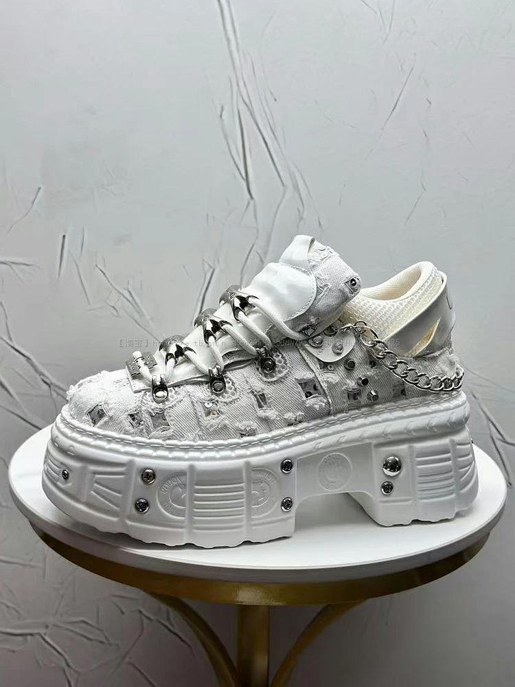 2025 été nouveaux hommes style punk plate-forme rehaussant niche personnalité frit rue mode papa cha