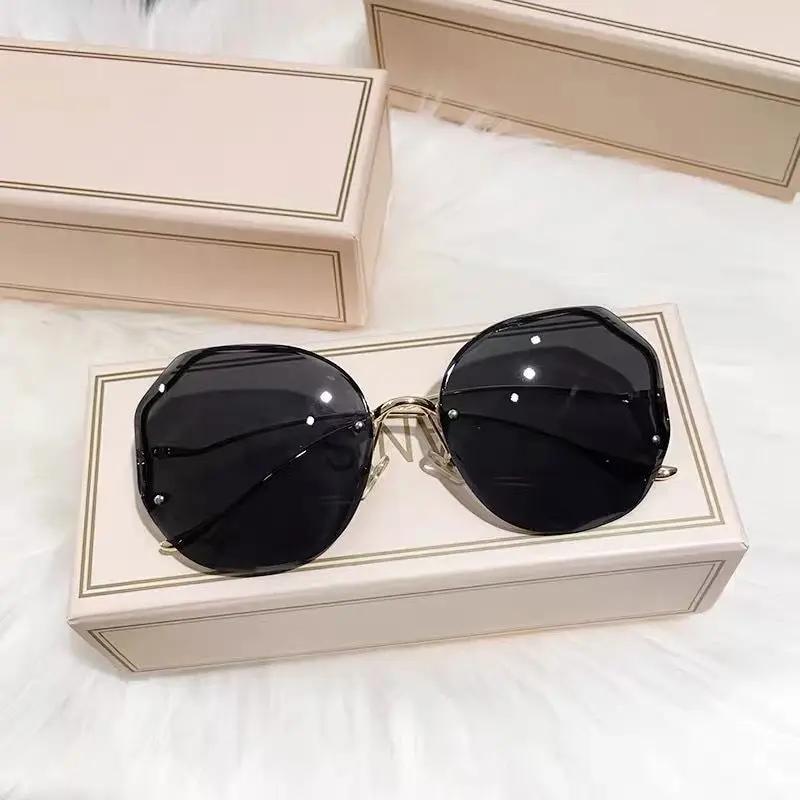 Lunettes de soleil sans bords pour femmes, en métal, Vintage, Design élégant, carrées surdimensionné