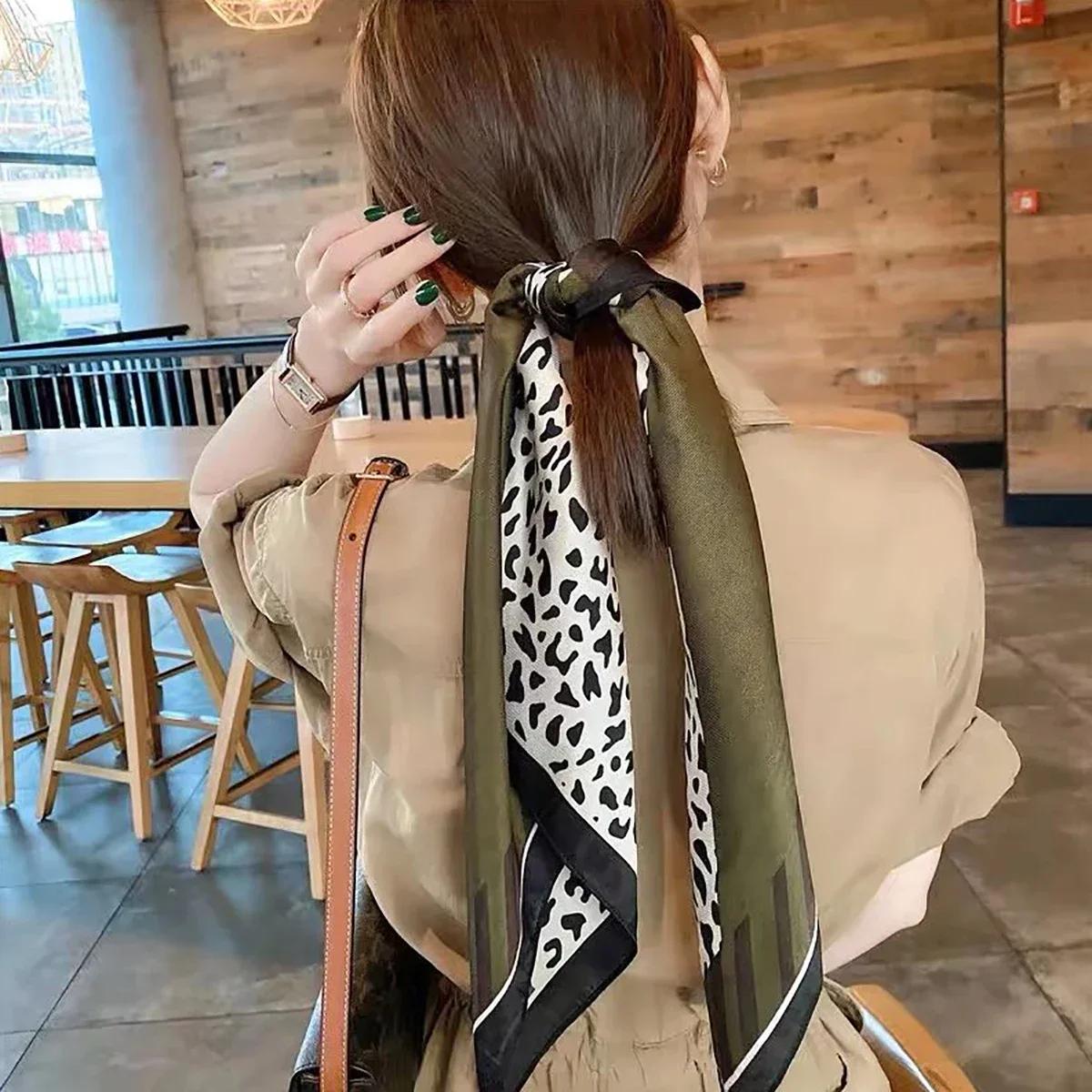 Foulard en soie florale rose 70cm pour femmes, simulé de soie, frais et élégant, polyvalent, sacs po