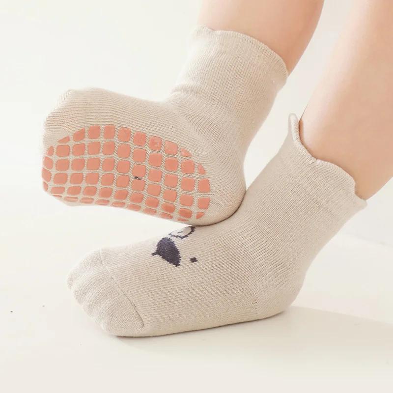 3/5 paires de chaussettes de sol antidérapantes à motif d'animaux adorables pour bébé, chaussettes d