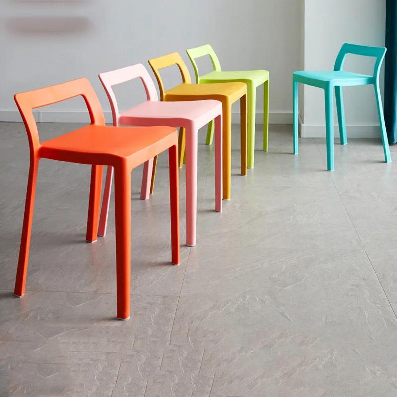 Chaises de Salle à Manger en Plastique pour Adulte, Simple, à Piste Haute, avec Dossier Évidé, pour 