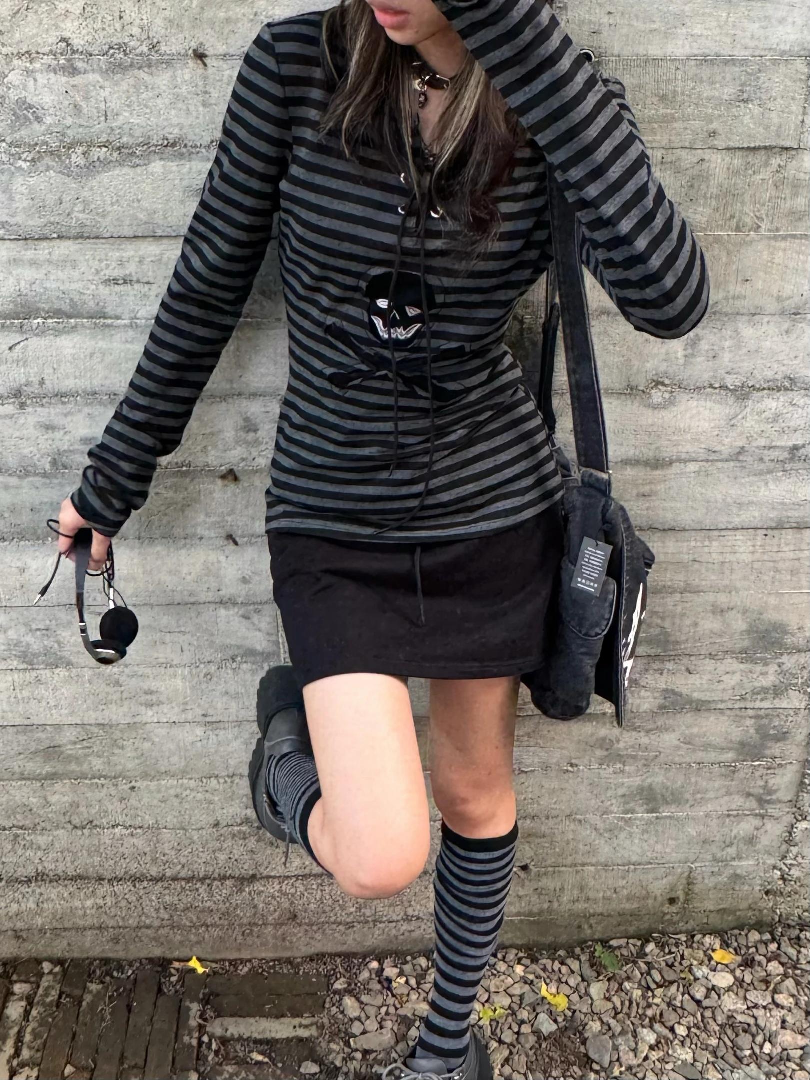 Tonngirls gothique rétro T-shirt femmes à lacets rayé chemise décontractée Y2k Vintage imprimé graph
