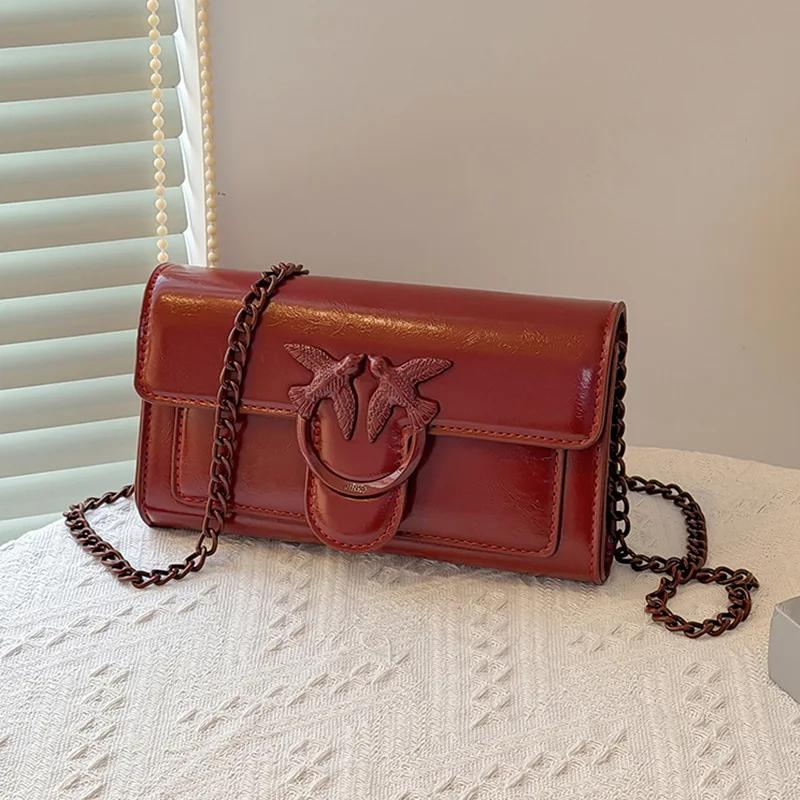 Sac à rabat vintage style chauve-souris, sac bandoulière unique en forme d'aile, sac carré à chaîne,