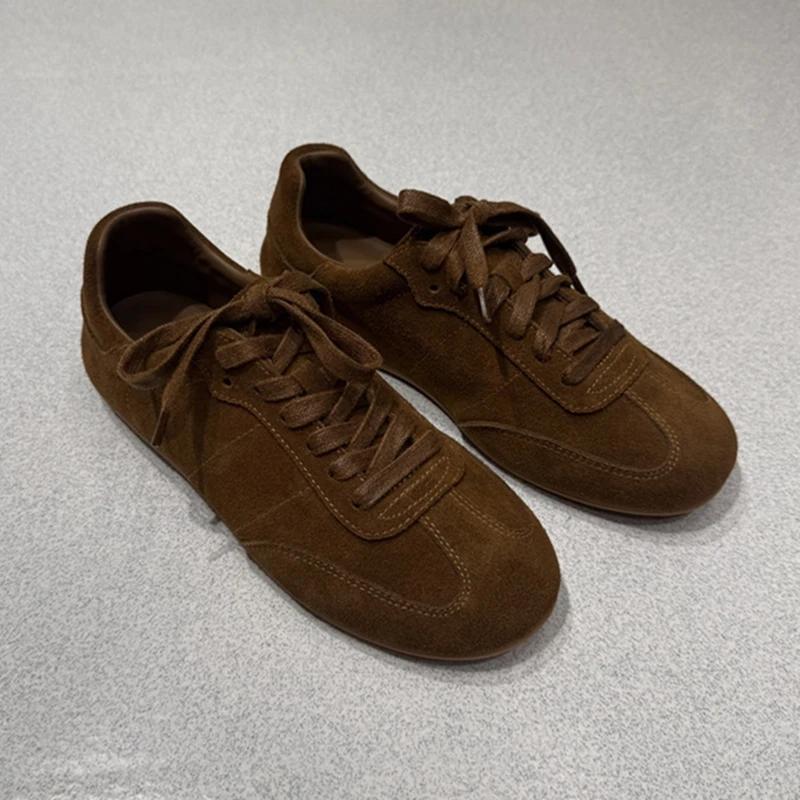 Chaussures d'entraînement allemandes pour femmes 2026 – Nouvelles baskets plates antidérapantes en d