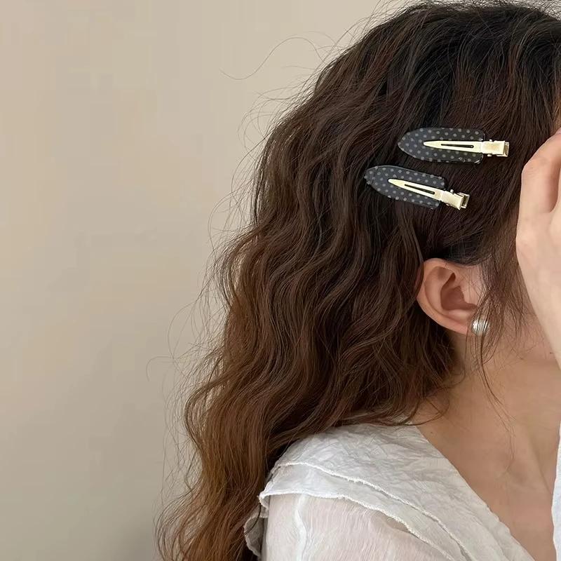Barrettes à cheveux en acrylique à pois noirs et blancs, minimalistes, maintien sûr, adaptées à un u