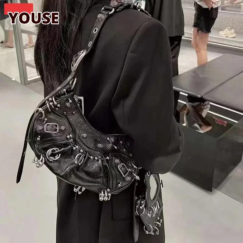Ensemble de sacs punk pour femmes, sac fourre-tout blanc froissé avec pochette assortie, design clou