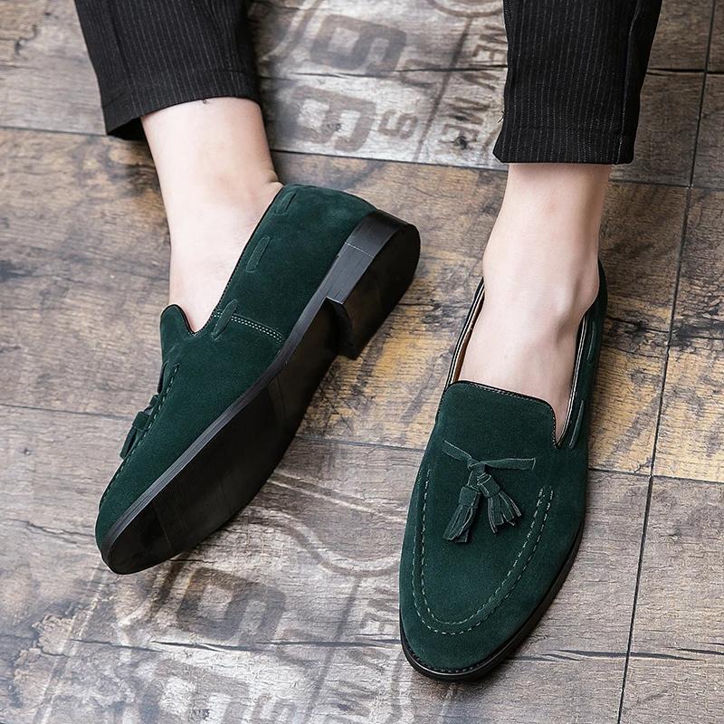 Mocassins d'été en daim à pampilles pour hommes
