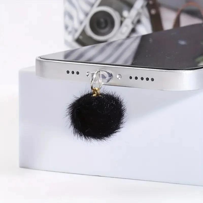 1 bouchon anti-poussière en silicone avec décoration boule en peluche, un accessoire de téléphone élégant, une décoration pour téléphone, protège le port