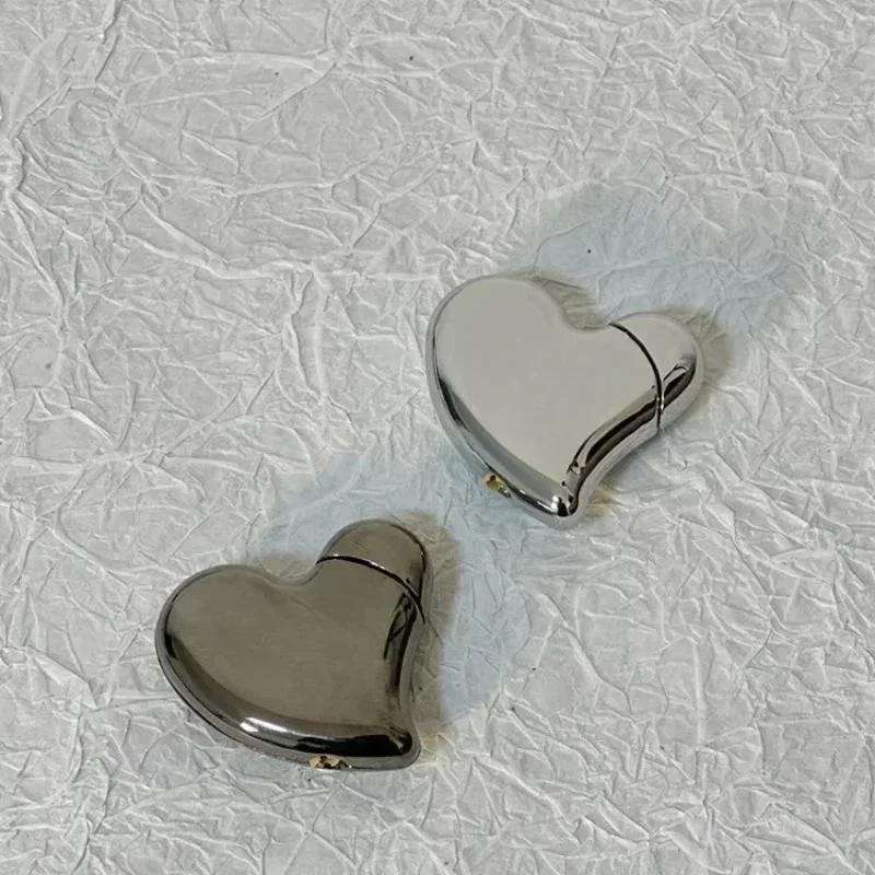 Briquet gonflable en alliage métallique, en forme d'amour, Portable, de luxe, de haute qualité, Design personnalisé, comme cadeau pour hommes et femmes, nouvelle collection