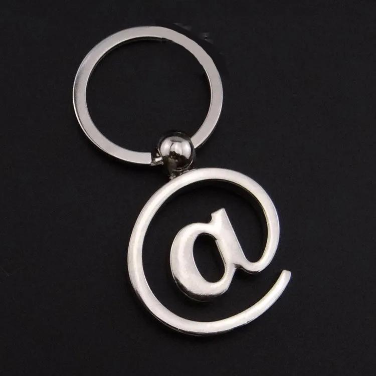 Porte-clés en métal avec lettres