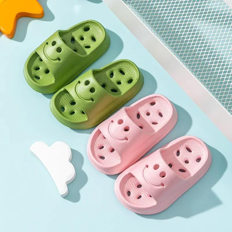 Pantoufles pour enfants garçons EVA visage souriant pantoufles de salle de bain été 2-14 ans fille a