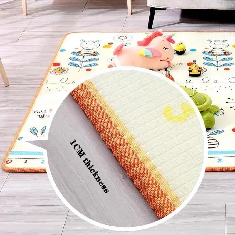 Tapis de jeu bébé épais 1 cm pliable 200x180 cm - Surface douce pour ramper et jouer en sécurité