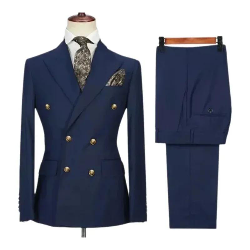 Costume croisé pour occasions formelles, boutons dorés, tenue homme pour mariages, dîners et soirées