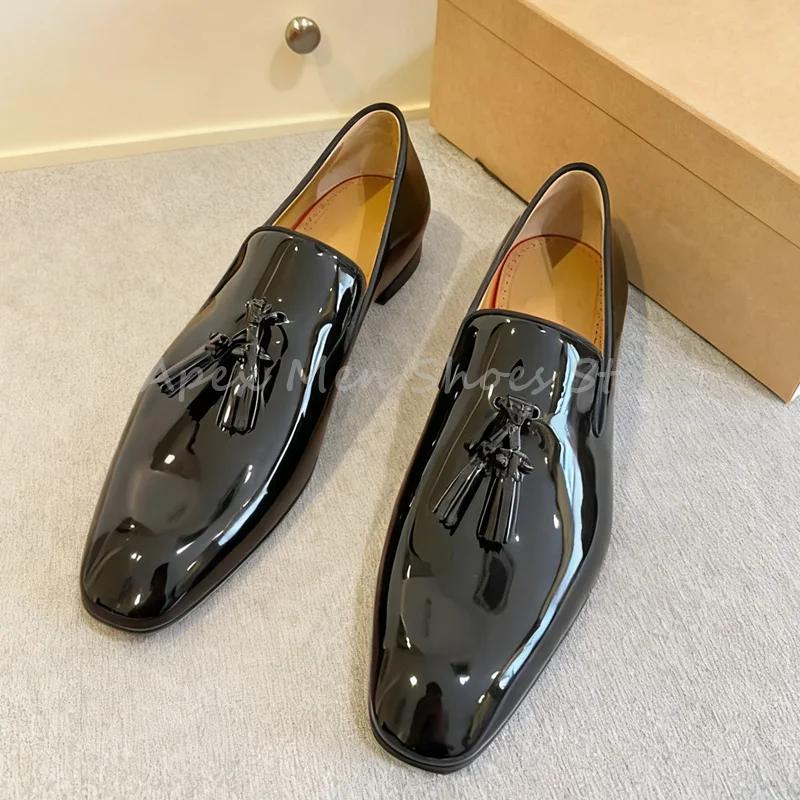 2025 nouveau cuir brillant gland hommes chaussures d'affaires décontractées classique sans lacet en