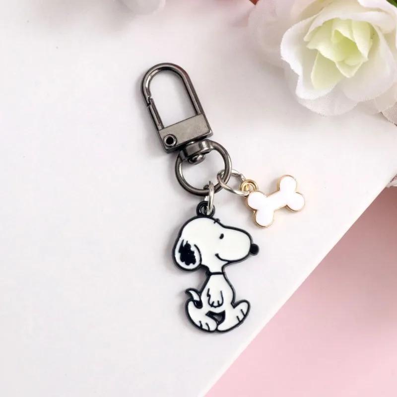 Snoopy créatif mignon dessin animé métal porte-clés personnalité bidimensionnelle Animation périphér