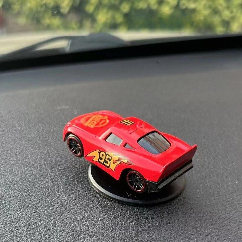 Voitures de dessin animé Cars 3 Lightning McQueen Décoration rotative pour tableau de bord de voitur
