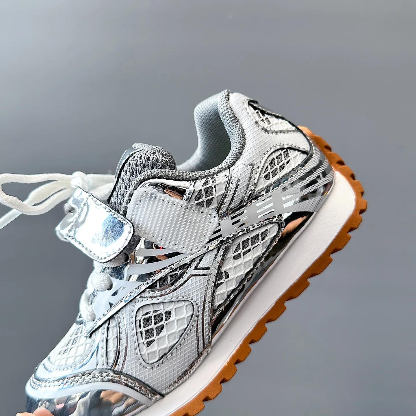 Baskets respirantes en maille de caoutchouc métallique pour enfants, chaussures de marche décontract