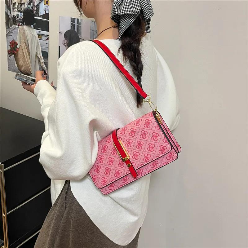 Sac carré texturé tendance pour femme, mini sac à bandoulière élégant avec chaîne, compact et stylé,