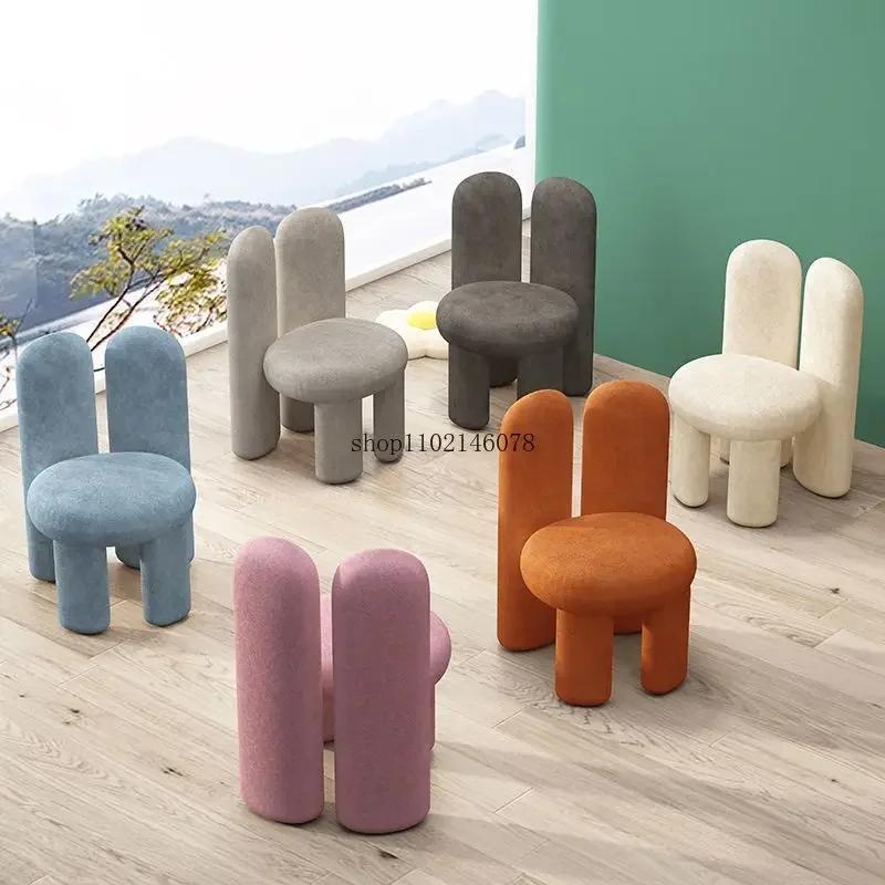 Nordique moderne Simple chambre coiffeuse ménage crème salle à manger chaise lumière luxe maquillage