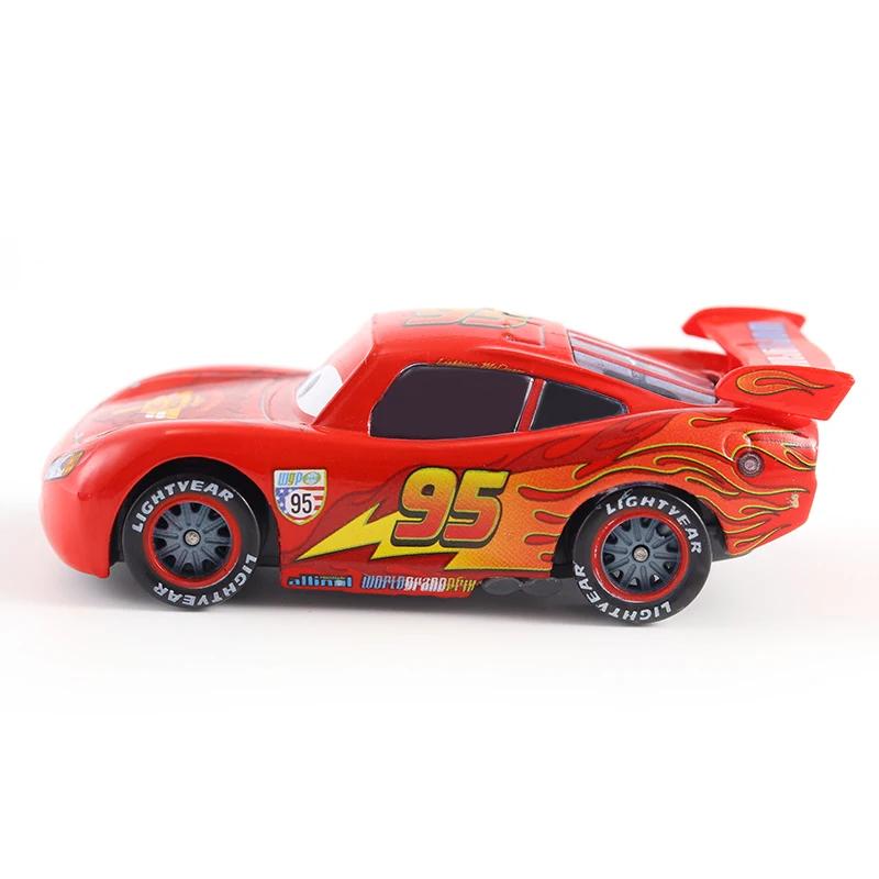 Disney-Mini voiture de course Pixar Cars 2, jouet Rains Mcqueen, 1, 3 casques de jeu, collection de
