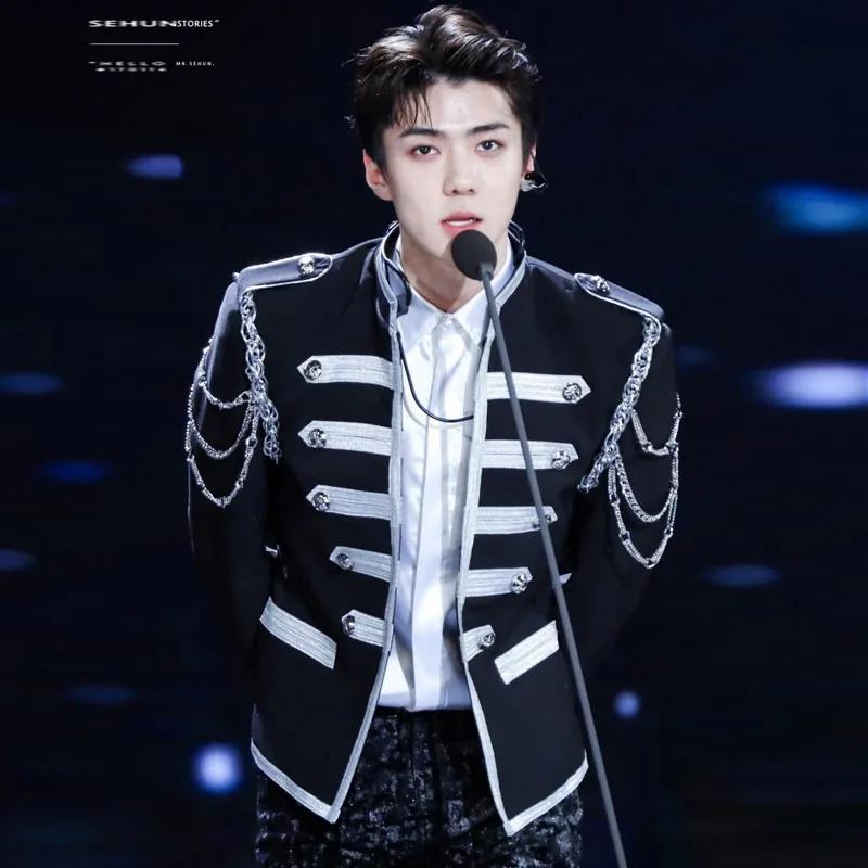 Blazer militaire noir avec chaîne argentée pour hommes, veste de spectacle de magicien pour chanteur