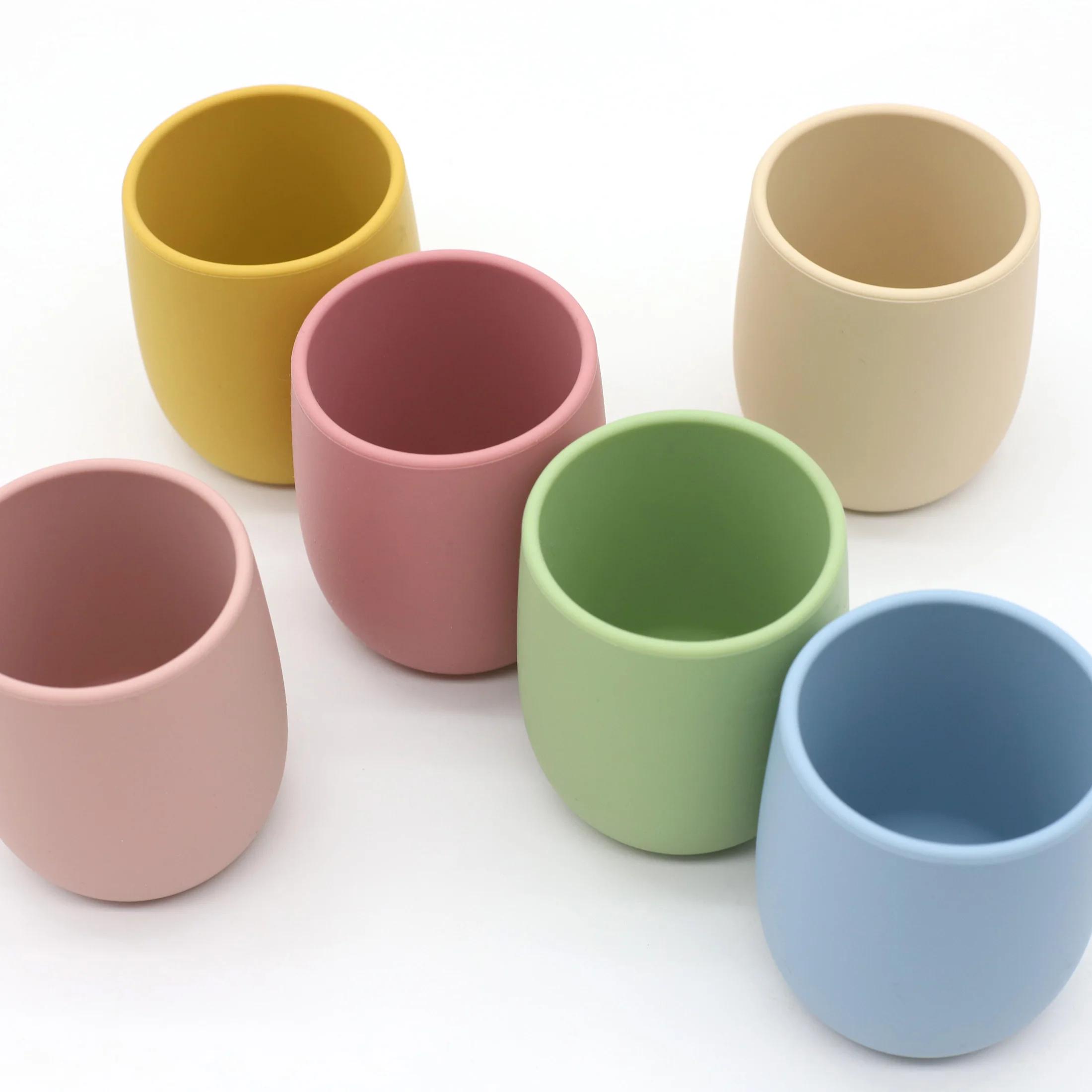 Mini tasse d'eau en silicone pour bébé facile à saisir
