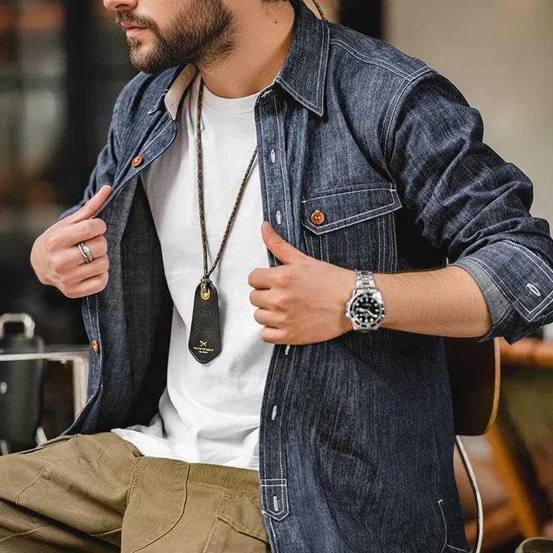 Maden Chemise en denim rétro, fine et à manches longues, avec col à revers et détails en couture. En