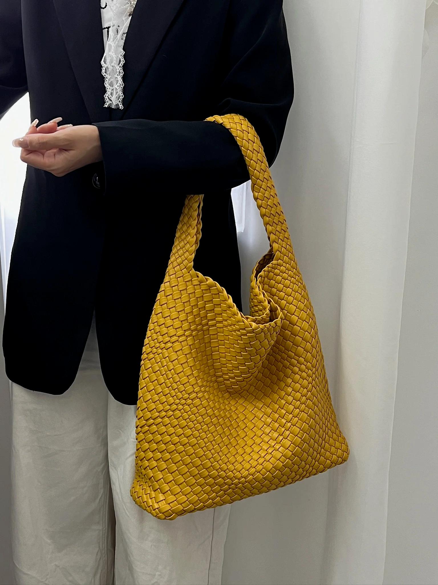 Sacs pour femmes sac à bandoulière de créateur de luxe haute capacité en cuir PU tissé à la main sac