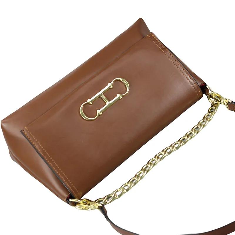 Sac à rabat en cuir de luxe CH, gaufrage premium, chaîne métallique brillante, fermeture éclair liss
