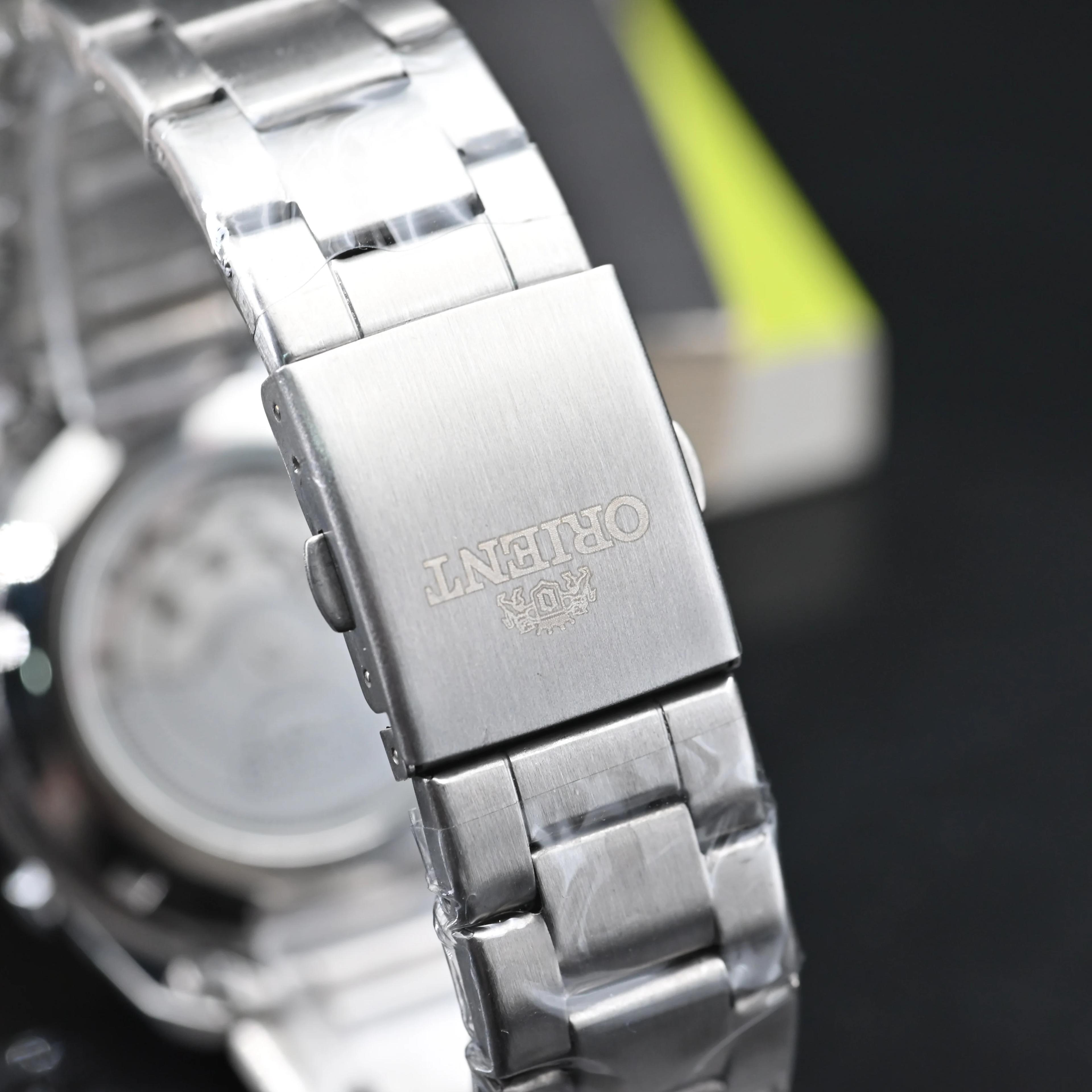 Orient Montre chronographe à quartz pour homme, cadran rouge, bracelet en acier inoxydable, montre-b