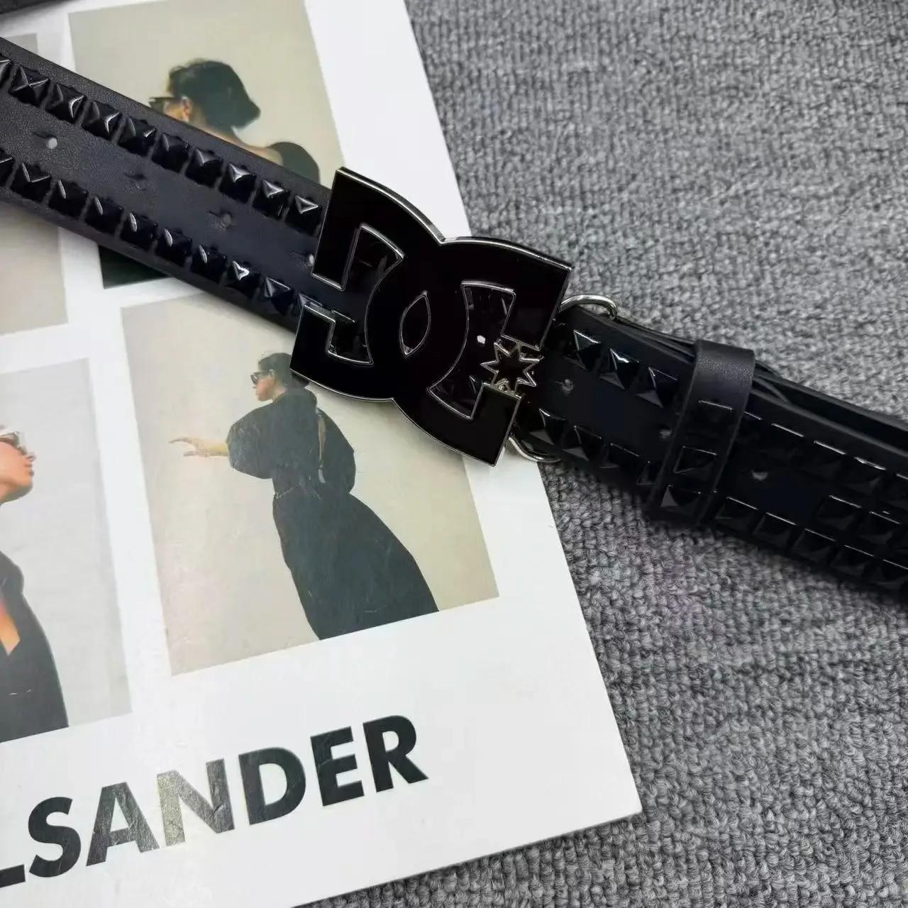 Ceinture de luxe style Y2K 2026 pour femmes et hommes – Design clouté, boucle métallique de haute qu