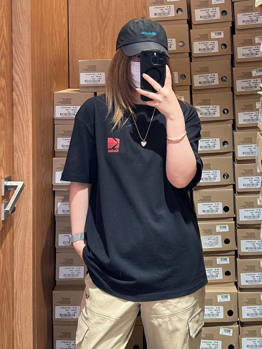 T-shirt unisexe en coton à rayures bleues avec logo K imprimé au dos, style vintage rétro, manches c
