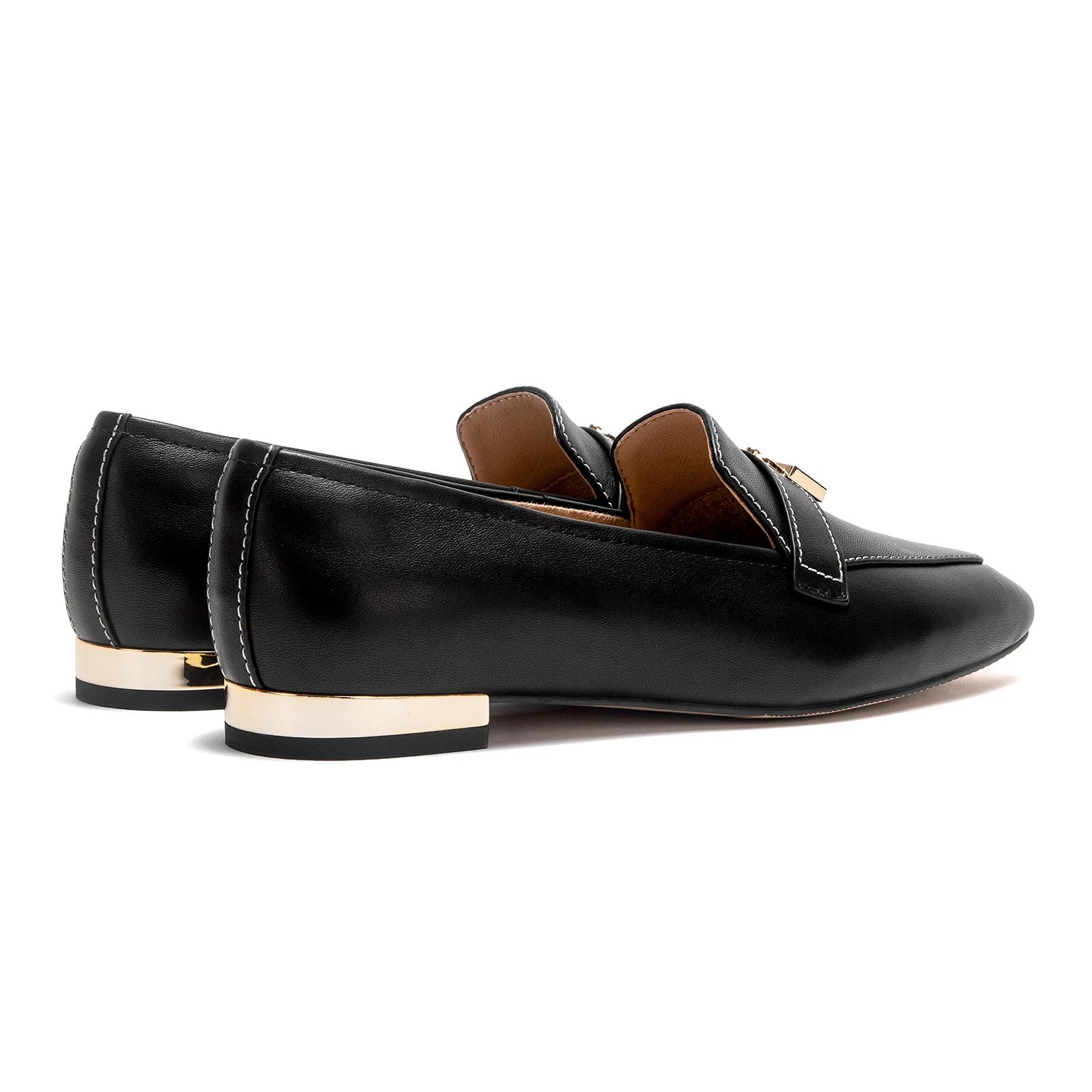 Mocassins en cuir pour femmes avec détail de verrouillage doré, bout carré, talon bas, chaussures de