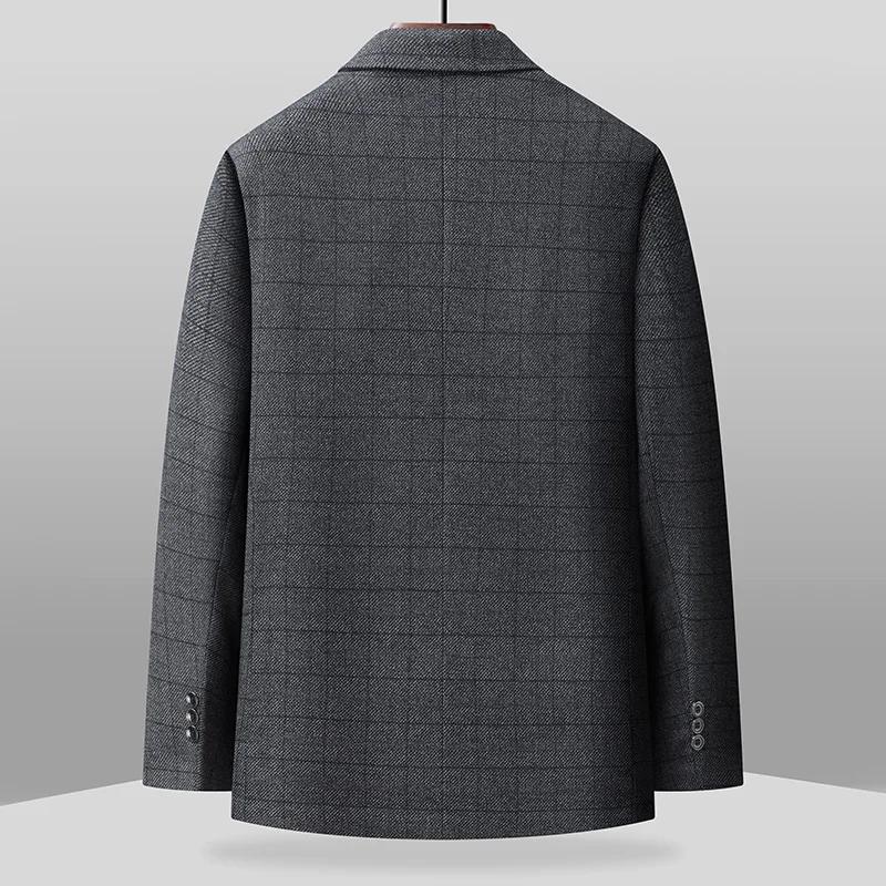 Le nouveau blazer classique rayé, style business casual, avec poches, convient à un usage quotidien