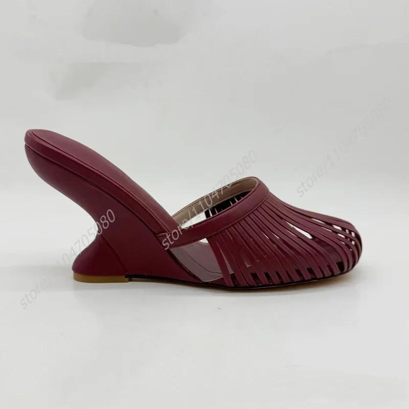 Mules compensées pour femme en maille ronde ajourée rouge bordeaux foncé, simples, à talons ouverts,