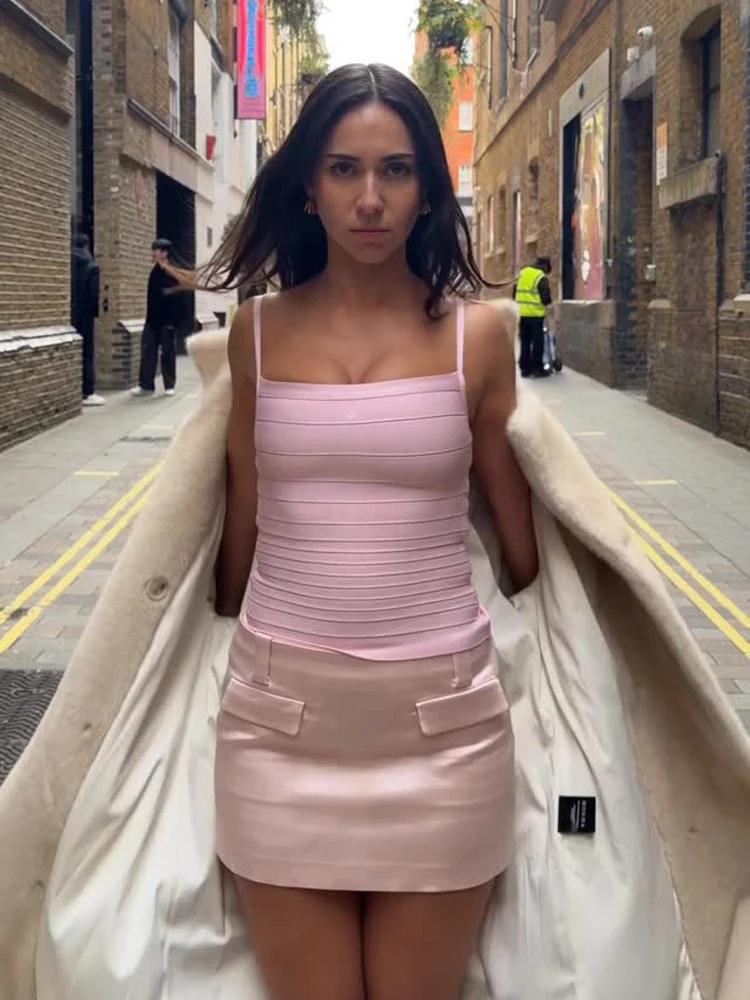 Top court chic à fines bretelles pour femme, uni, froncé, moulant, col bas, coupe ajustée, à porter