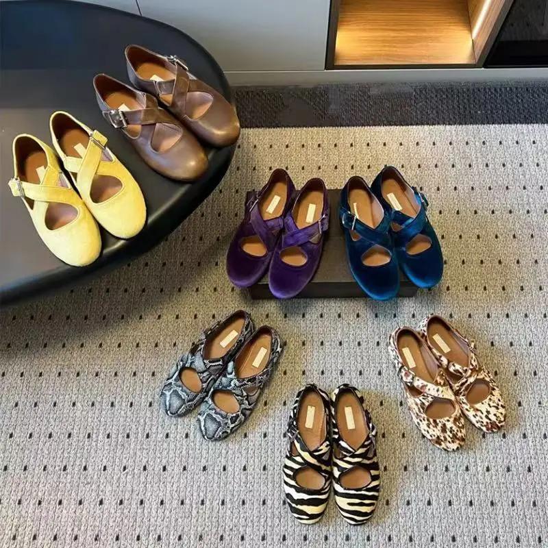 Chaussures plates Mary Jane en velours à bout rond de marque française, imprimé léopard, petites cha