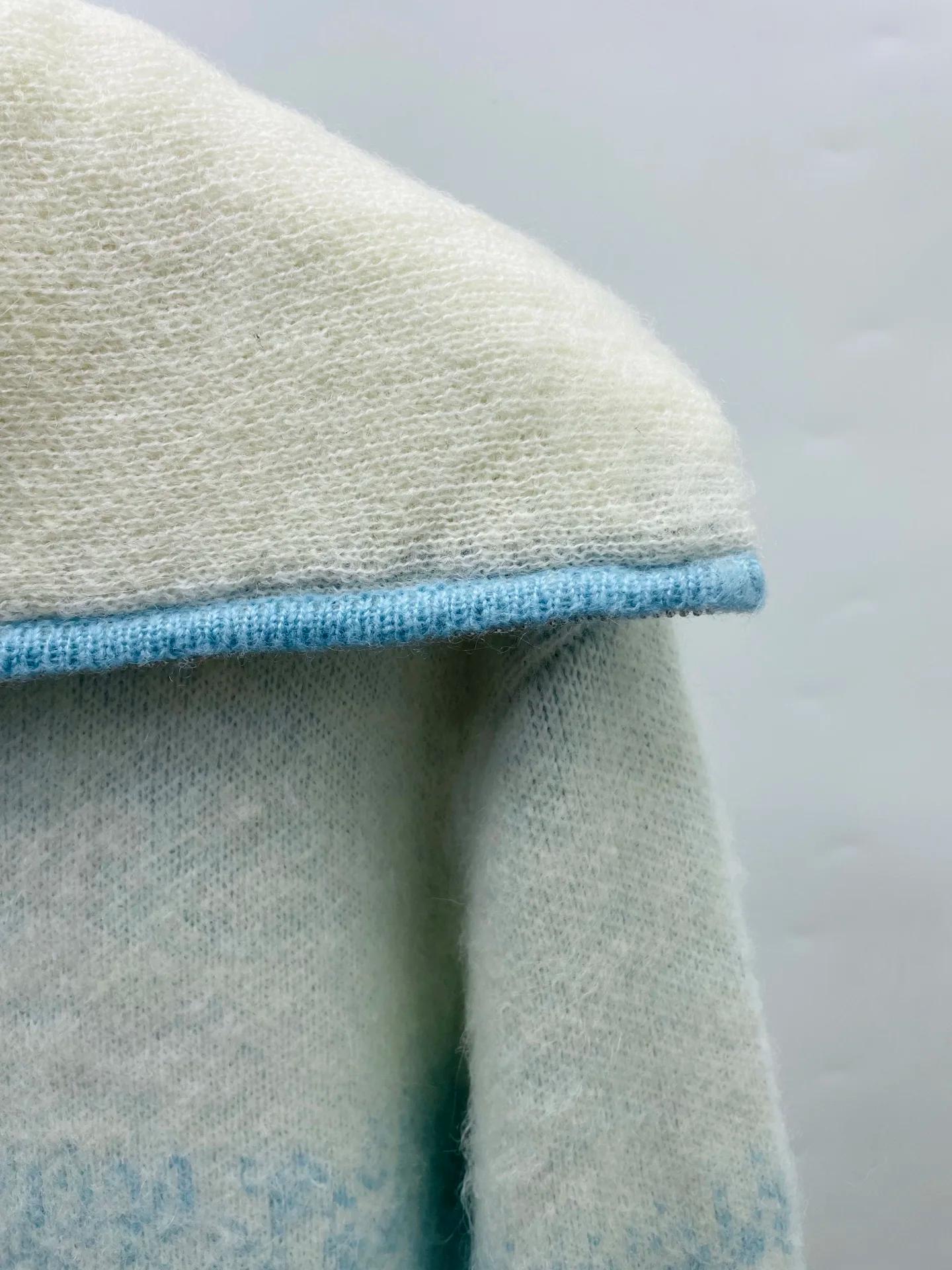 Nouvelle Version 2026 – Manteau Pull Dégradé Bleu en Mélange Mohair Casinoblank pour Femme et Homme