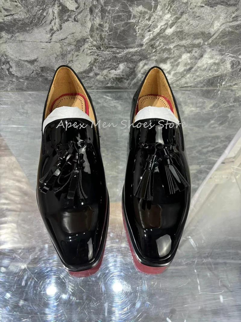 2025 nouveau cuir brillant gland hommes chaussures d'affaires décontractées classique sans lacet en