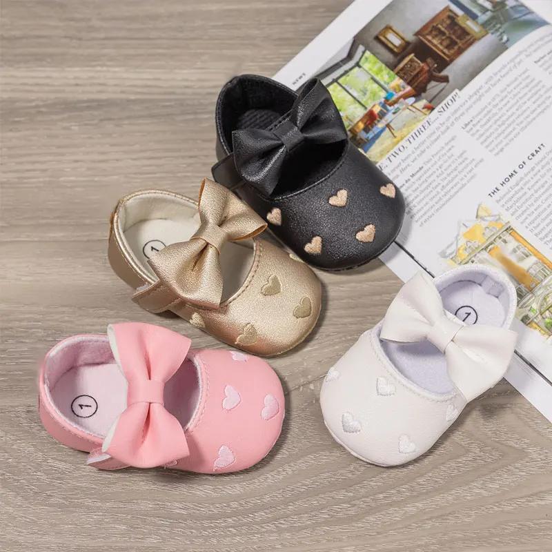 Chaussures bébé robe classique mignon nœud papillon coeur anti-dérapant semelle souple premiers marc