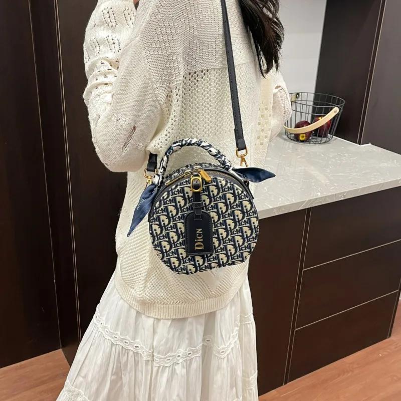 Sac à bandoulière jacquard brodé avec lettres, en soie, nouvelle collection 2025, tendance, petit sa