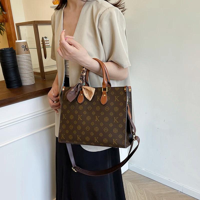 Sac à langer minimaliste unique et élégant, sac bandoulière pour femme, fourre-tout tendance pour le