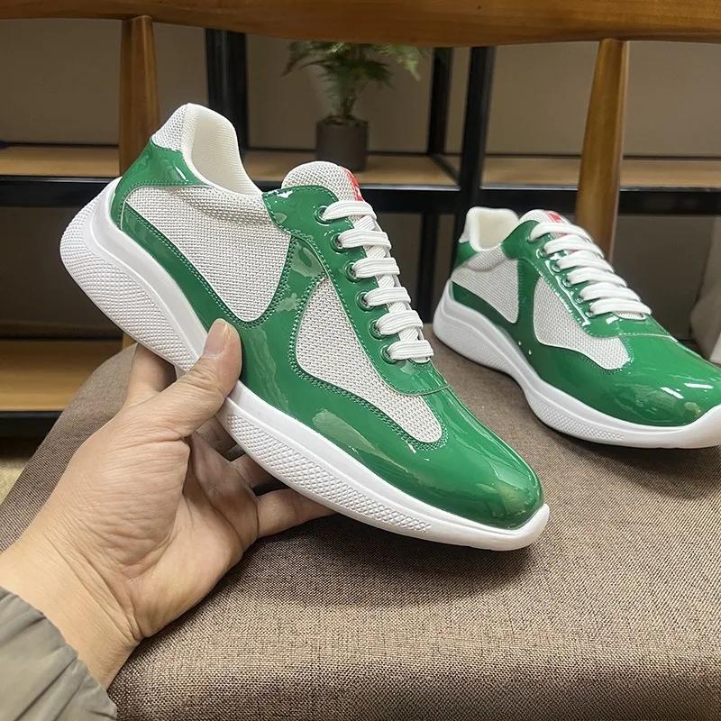 Nouvelles baskets décontractées pour hommes 2026 en cuir verni brillant avec empiècements en maille