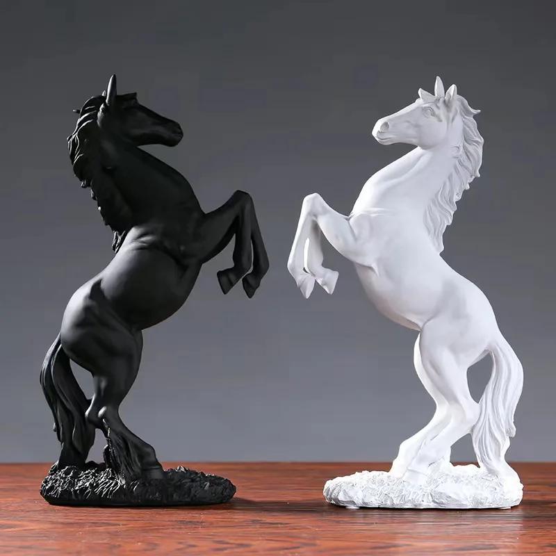 Statue de cheval de la victoire en résine, figurine animale décorative pour le salon, l'armoire et l
