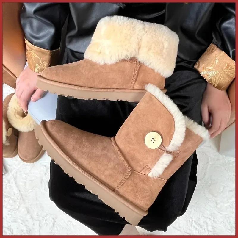 Une paire de bottes de neige en pure peau de mouton et laine pour femme, chaudes et confortables. Ch