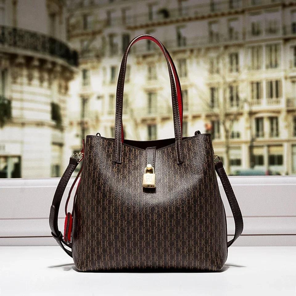 Sac fourre-tout CH Exquisite Monogram avec accroche-cadenas, bretelles de qualité supérieure, coutur