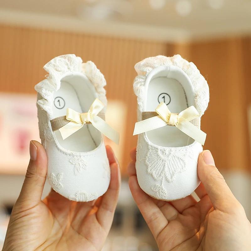 Mignon blanc dentelle bébé fille princesse chaussures bébé mocassins Moccs chaussures nœud frange se