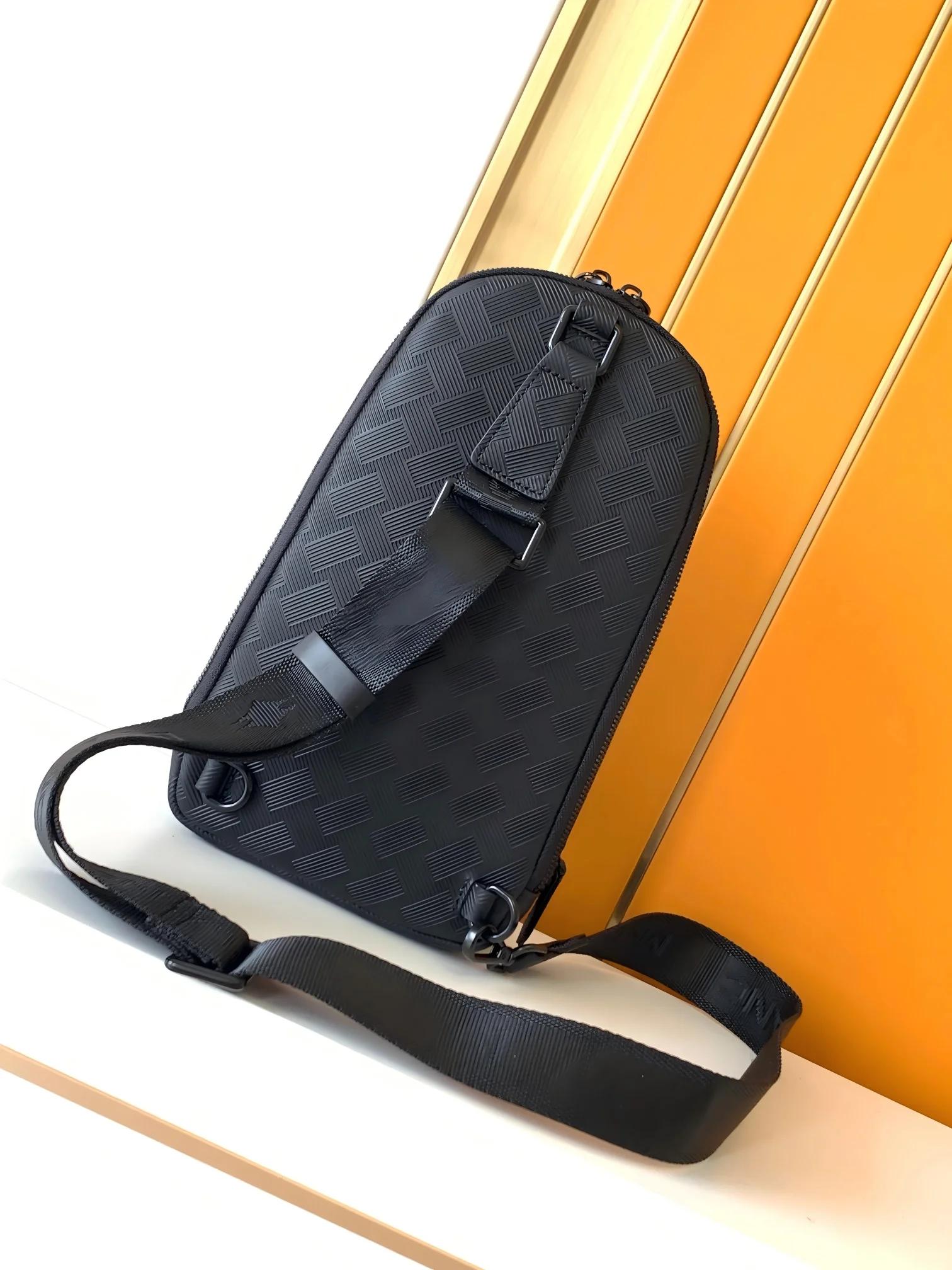 Sac de poitrine classique en cuir grainé pour homme, sac bandoulière durable en cuir de veau