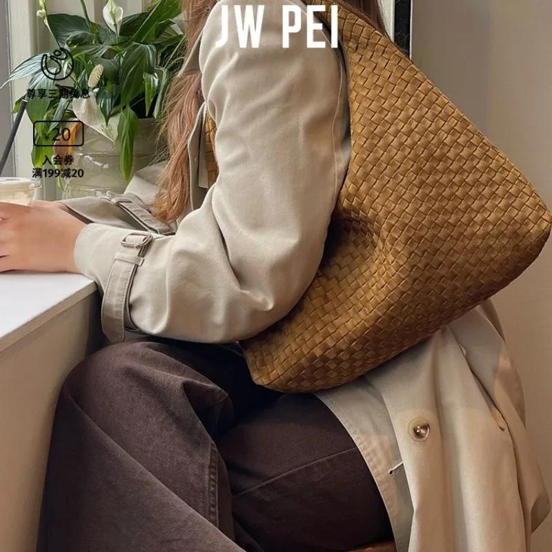 Sac à main femme grand format en similicuir tressé rétro Laura 2026 JWPEI, sac bandoulière croissant